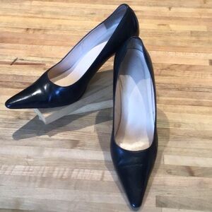 Saks Fifth Avenue Black Leather Pointed Toe Heels Size 8 B